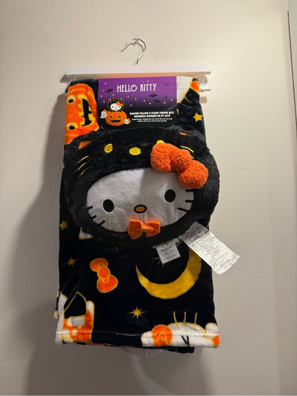 Viral Hello Kitty Halloween Pillow & Plush Throw Set Viral 2026